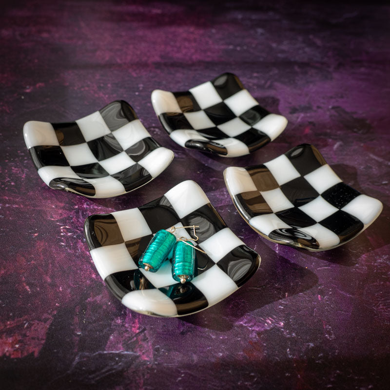 8cm Chequered Dual Coloured Deep Dish - Bullseye Collection
