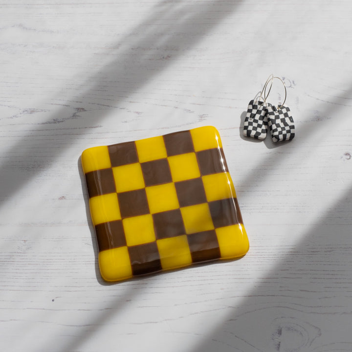 10cm Chequered Dual Coloured Coaster - Yellow (sunflower) &amp; Brown Dark image