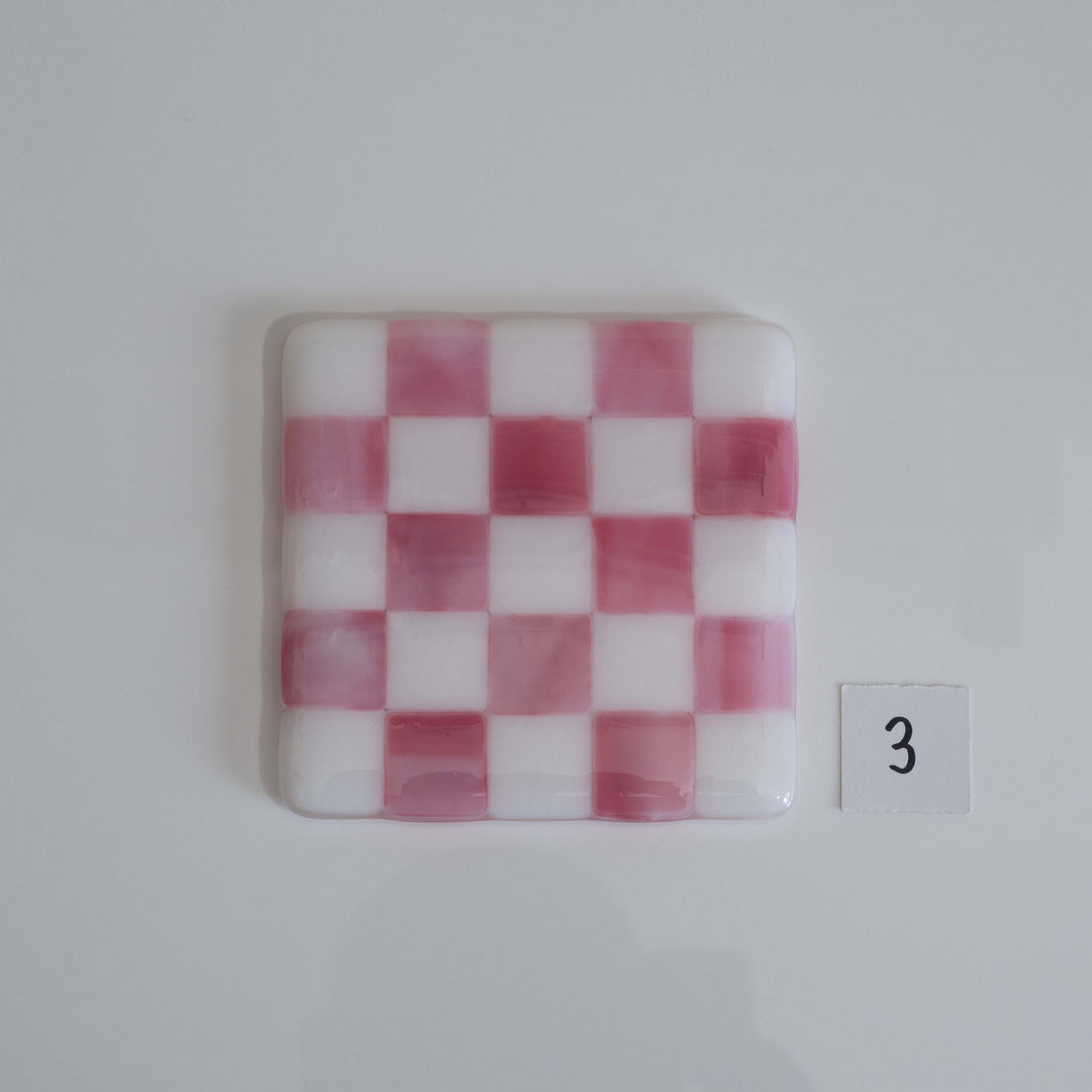 10cm White &amp; Streaky Pink Chequered Coaster - Bullseye Collection