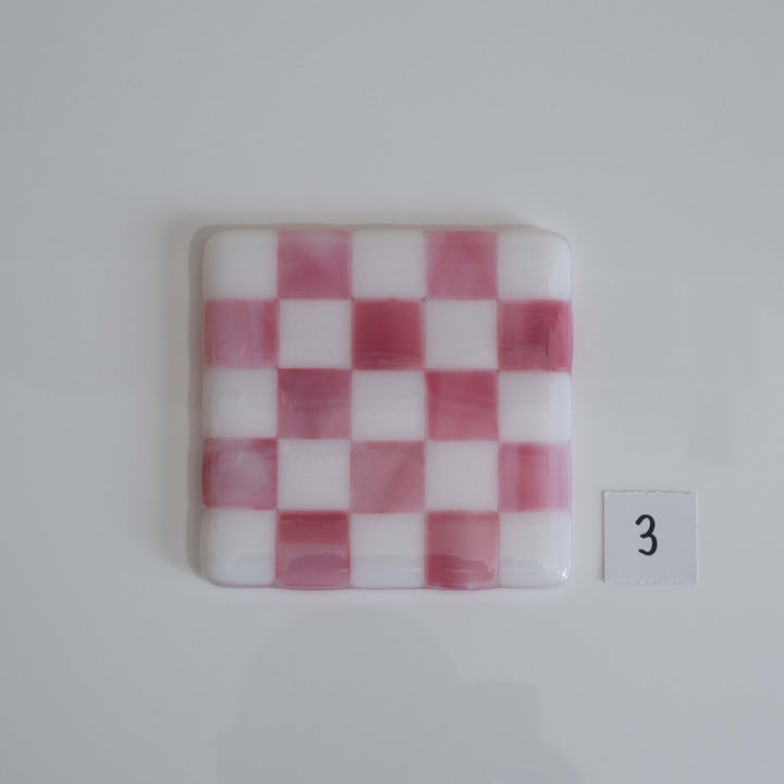 10cm White &amp; Streaky Pink Chequered Coaster - Bullseye Collection
