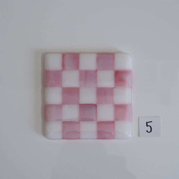 10cm White &amp; Streaky Pink Chequered Coaster - Bullseye Collection