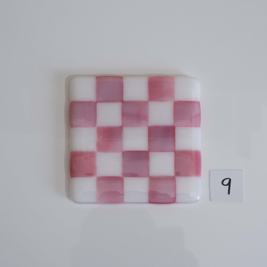 10cm White &amp; Streaky Pink Chequered Coaster - Bullseye Collection