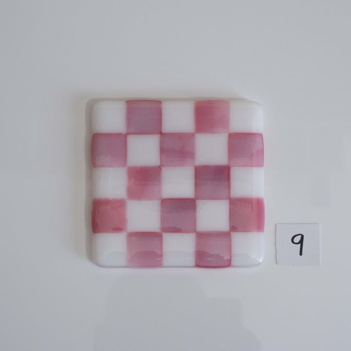 10cm White &amp; Streaky Pink Chequered Coaster - Bullseye Collection