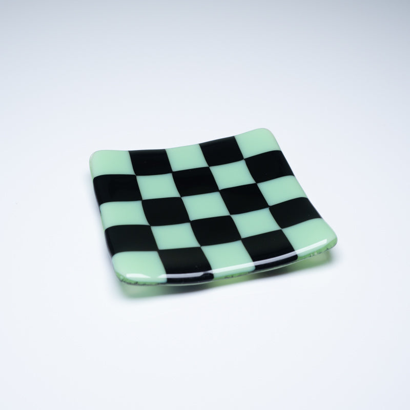 10cm Chequered Dual Coloured Shallow Dish - Bullseye Collection