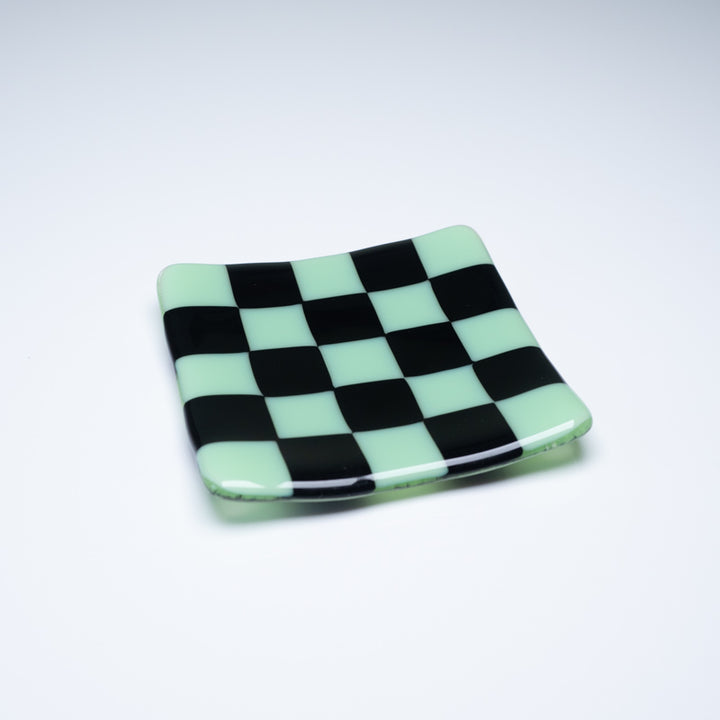 10cm Chequered Dual Coloured Shallow Dish - Bullseye Collection