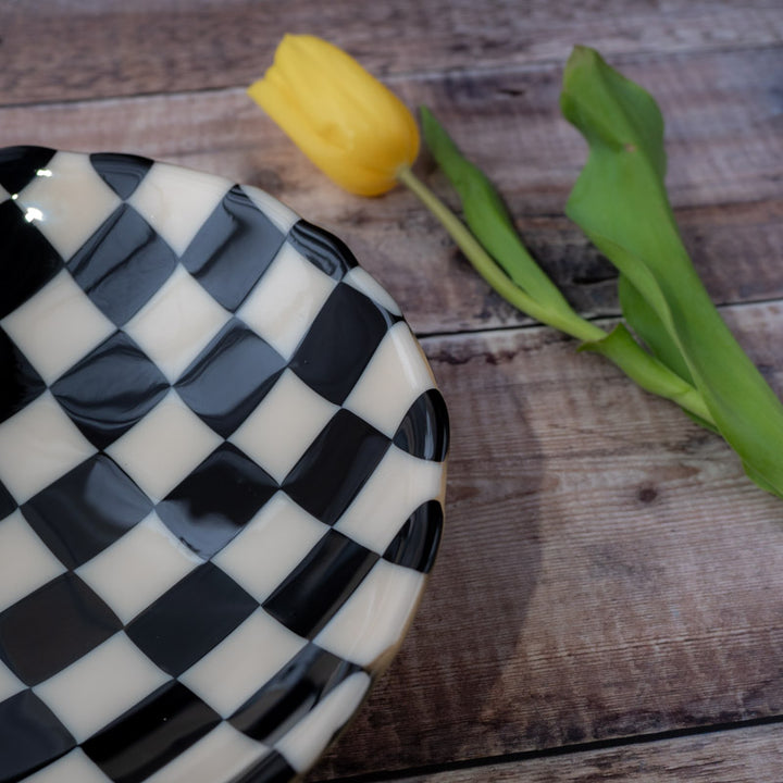 25cm Chequered Almond & Black Bowl - Bullseye Collection
