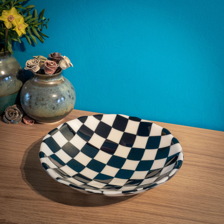 25cm Chequered Almond & Black Bowl - Bullseye Collection