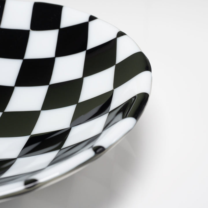 25cm Chequered Black & White Bowl - Bullseye Collection