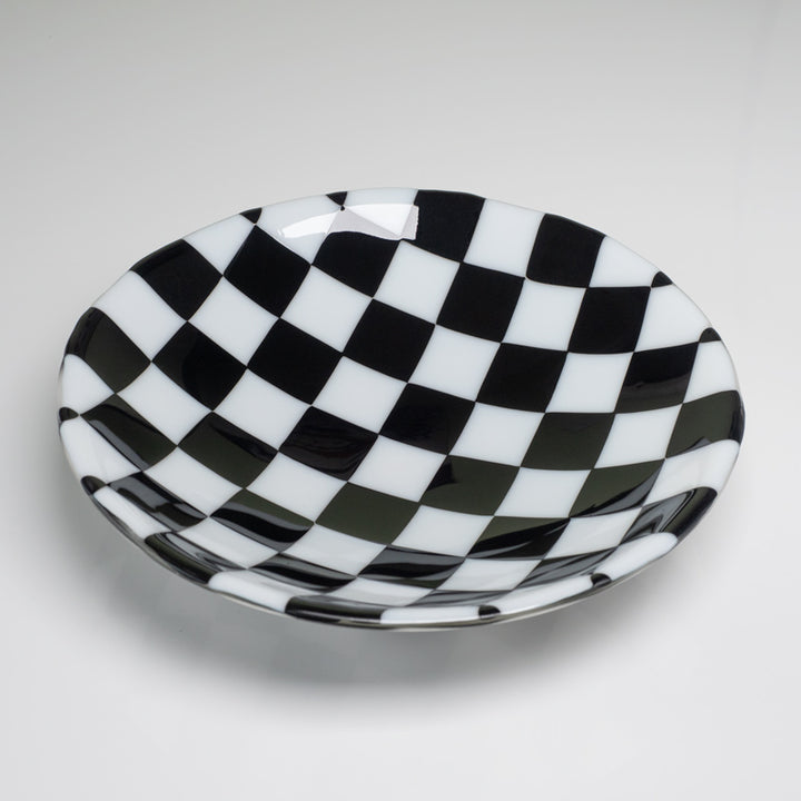25cm Chequered Black & White Bowl - Bullseye Collection