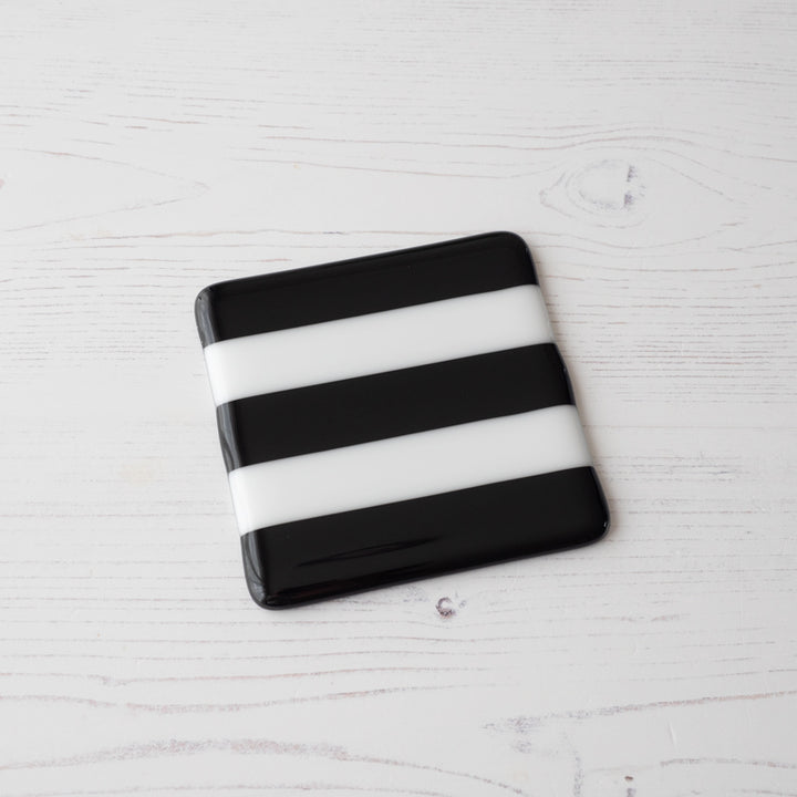 10cm Striped Coaster - Black &amp; White image