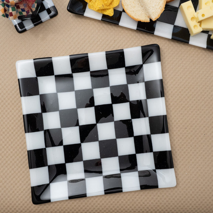 32x32cm Chequered White/Black Square Serving Plate image 4