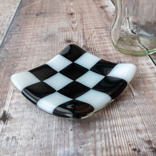 8cm Chequered Dual Coloured Shallow Dish - Bullseye Collection