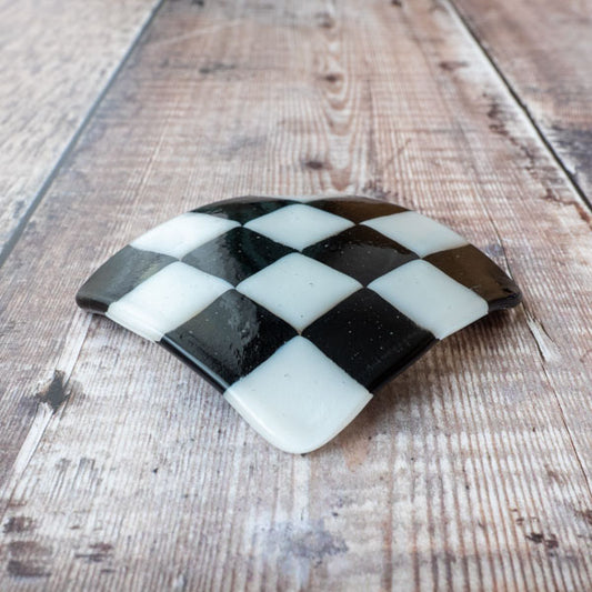 8cm Chequered Dual Coloured Shallow Dish - Bullseye Collection