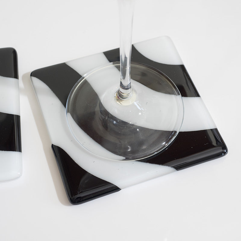 10cm Wavy Black/White Coaster set of 2 - Oceanside Collection