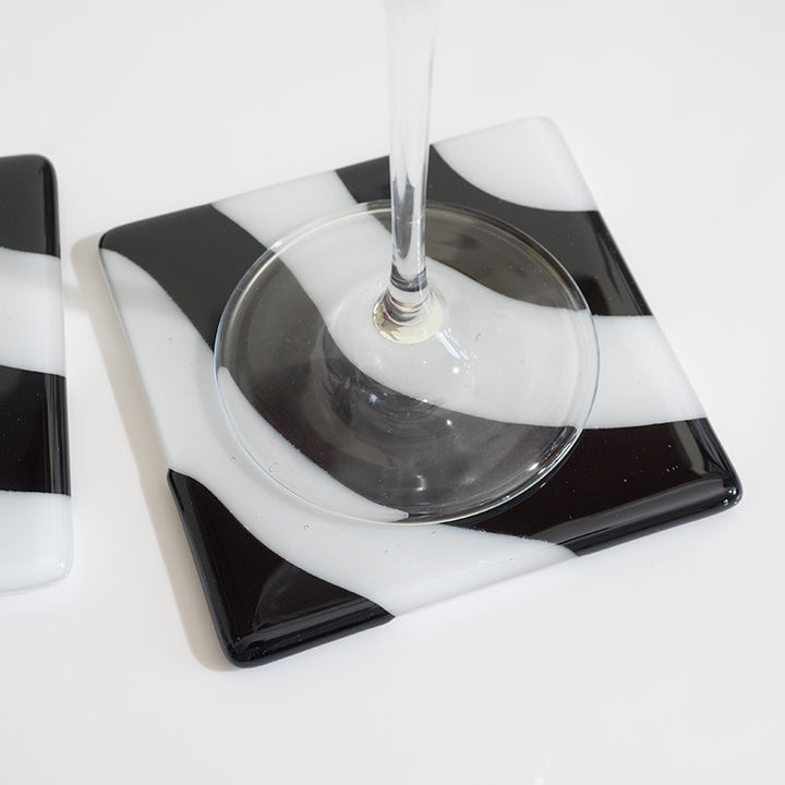 10cm Wavy Black/White Coaster set of 2 - Oceanside Collection
