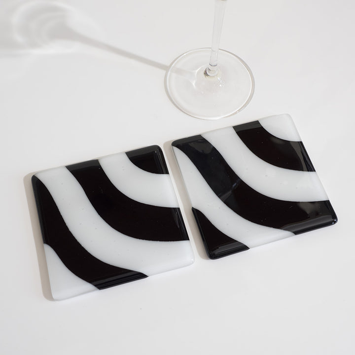 10cm Wavy Black/White Coaster set of 2 - Oceanside Collection