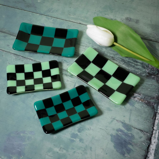15x8cm Chequered Dual Coloured Tray image 3
