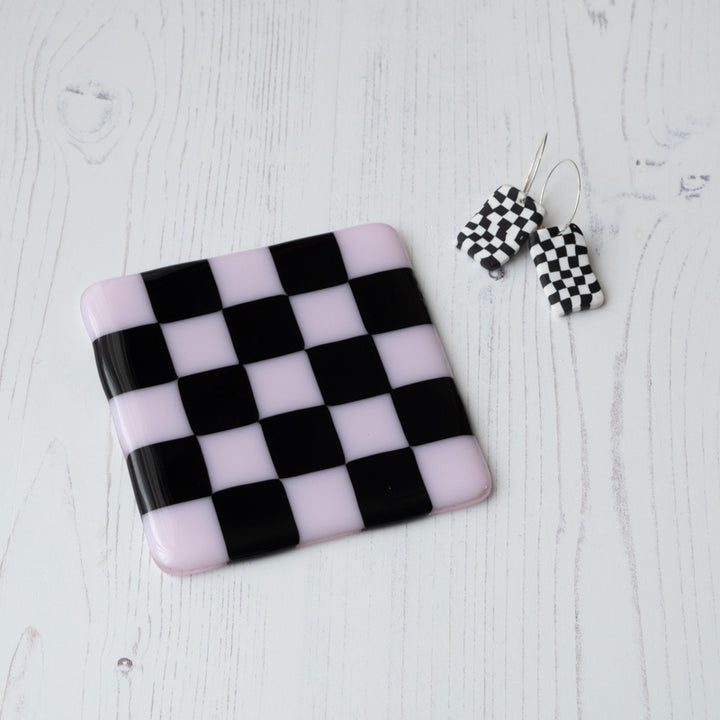 10cm Chequered Dual Coloured Coaster - Pink &amp; Black image