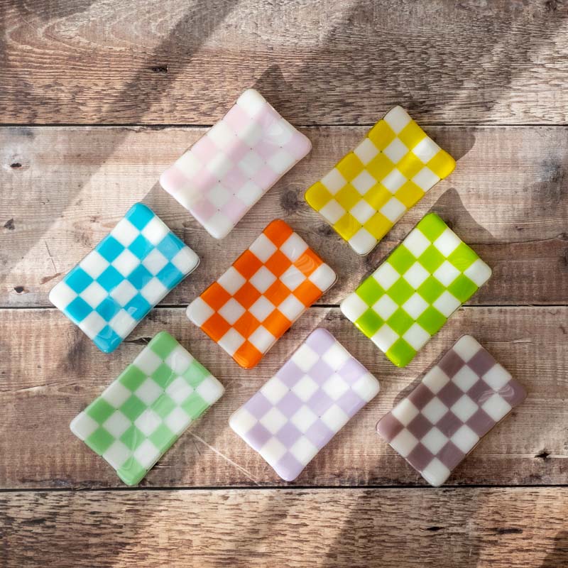 12x7cm Chequered White/Colour Tray image 0