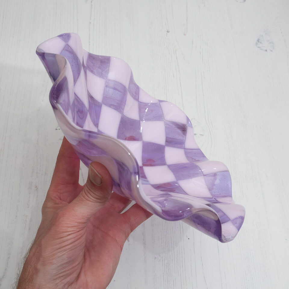 25cm Chequered Pink/Lavender/Amethyst Bowl - Image 2